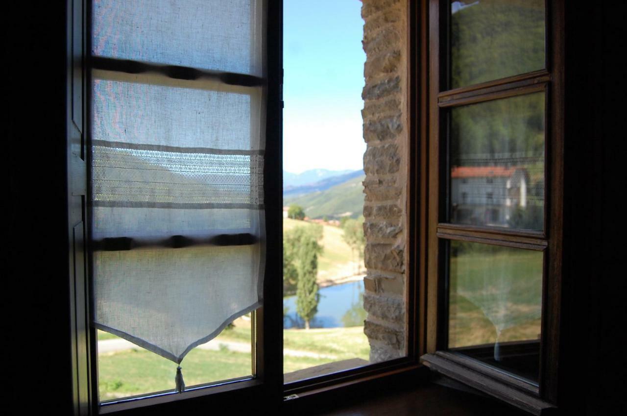 Appartamenti Cenni - Relais Su Lago Varsi Eksteriør billede