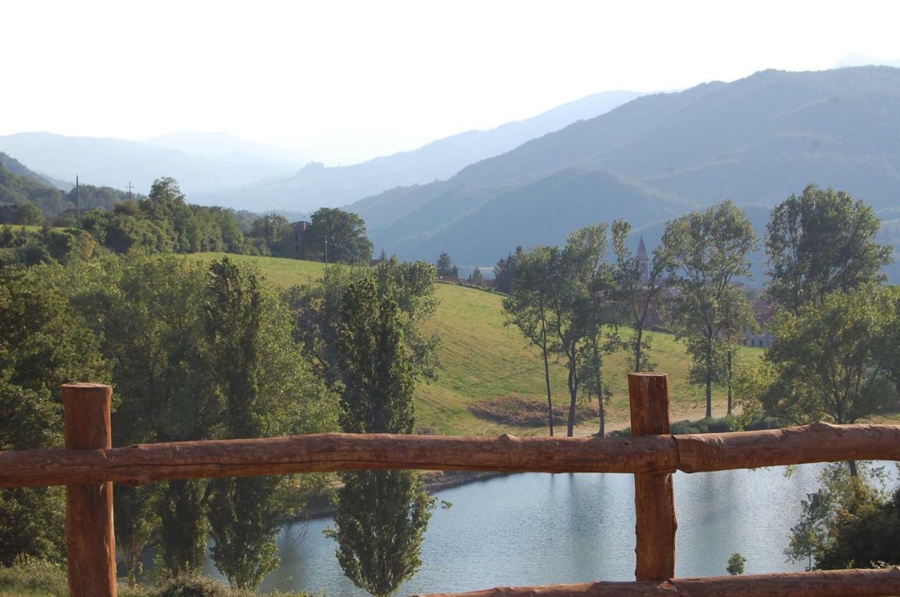 Appartamenti Cenni - Relais Su Lago Varsi Eksteriør billede