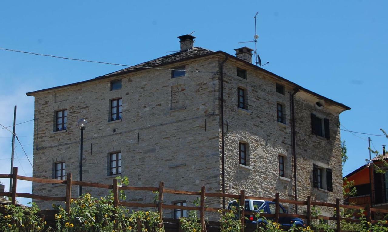 Appartamenti Cenni - Relais Su Lago Varsi Eksteriør billede